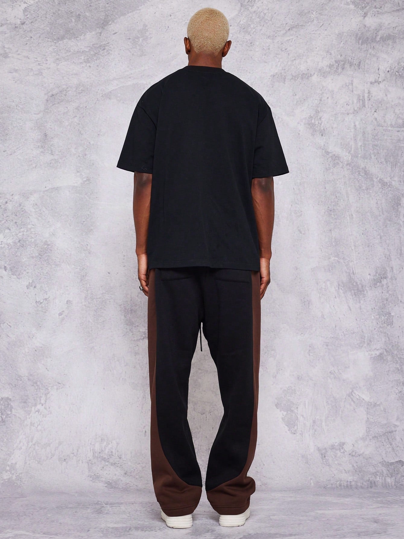 Loose Fit Jogger With Contrast Curve Panel