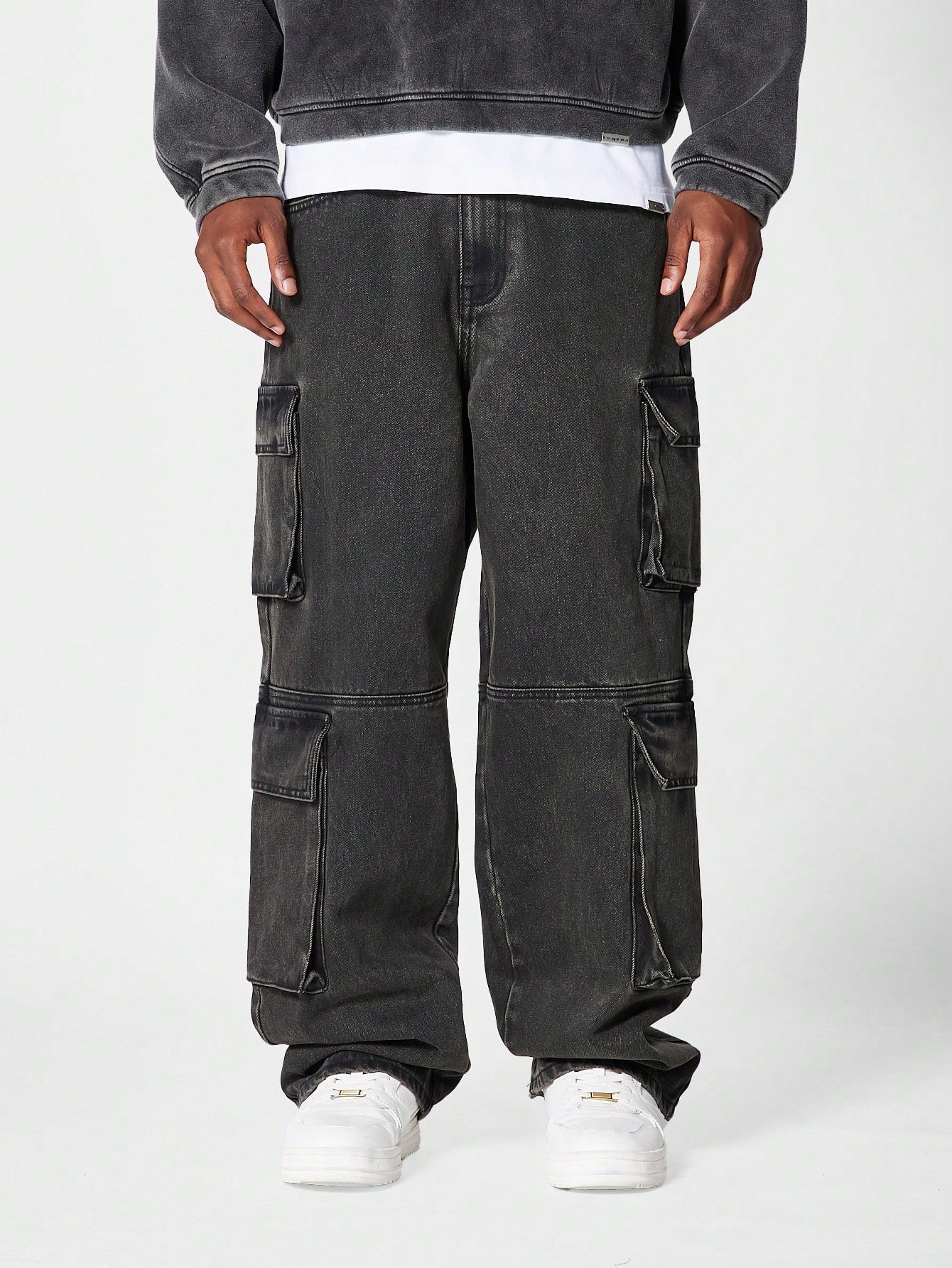 Loose Fit Cotton Flap Pocket Cargo Jeans